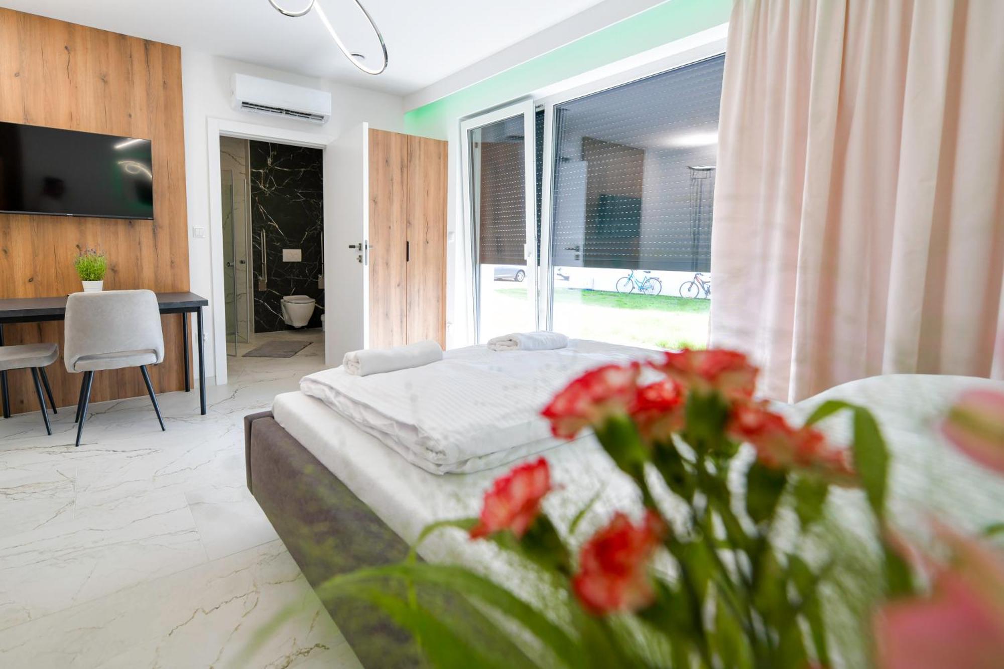 Sloneczne Wzgorze Zator Apartment ภายนอก รูปภาพ