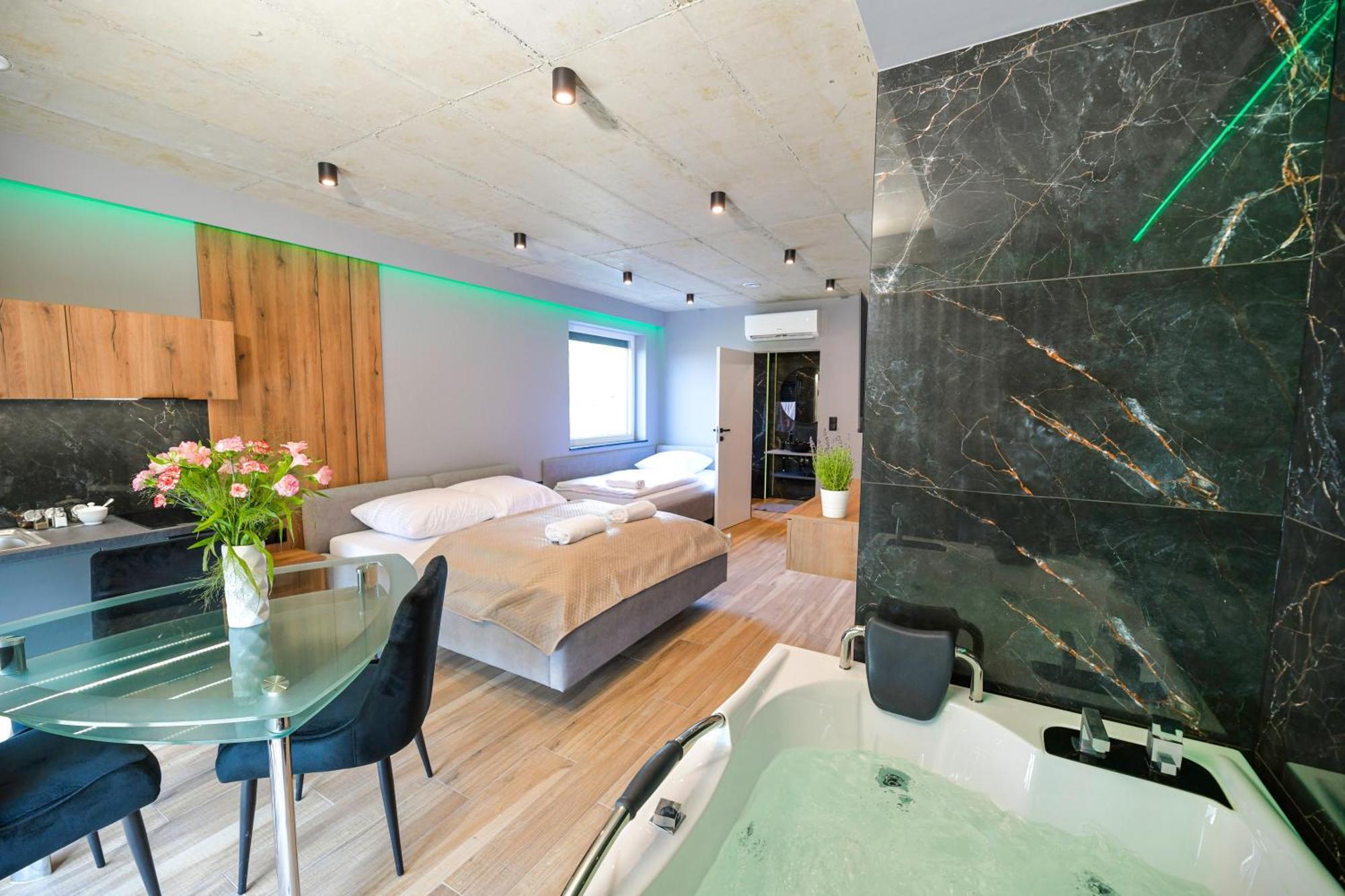 Sloneczne Wzgorze Zator Apartment ภายนอก รูปภาพ