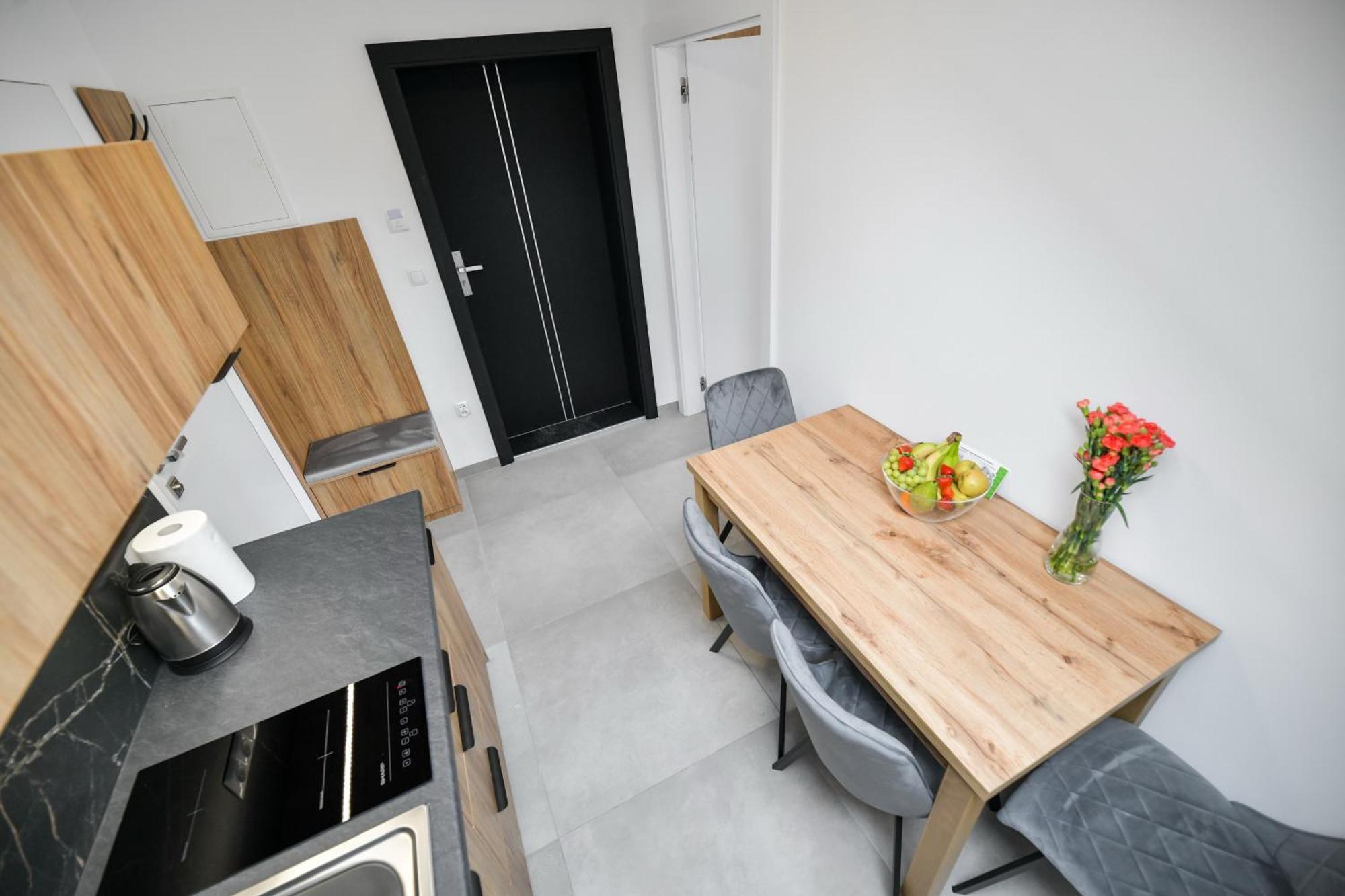 Sloneczne Wzgorze Zator Apartment ภายนอก รูปภาพ