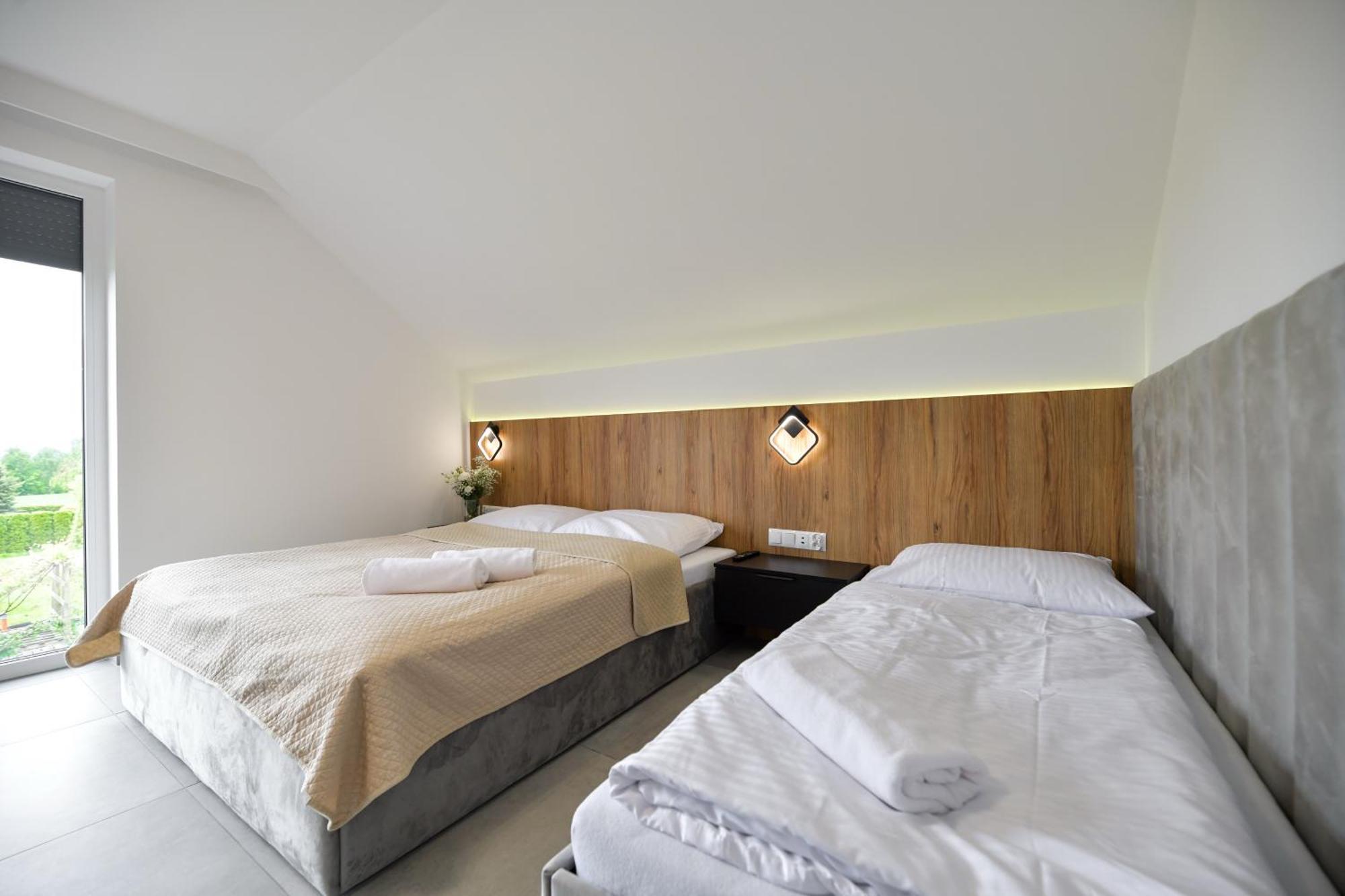 Sloneczne Wzgorze Zator Apartment ภายนอก รูปภาพ