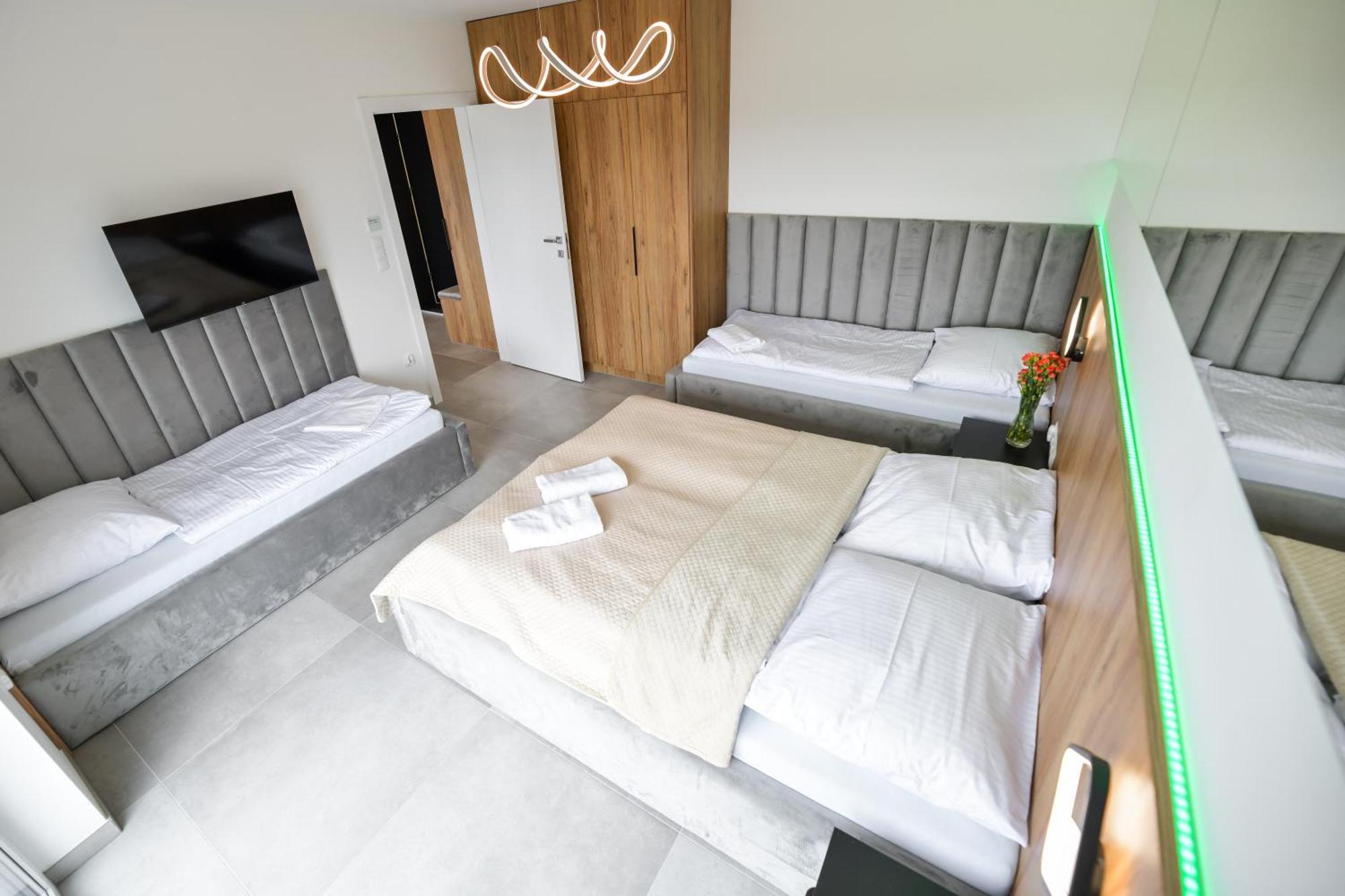 Sloneczne Wzgorze Zator Apartment ภายนอก รูปภาพ