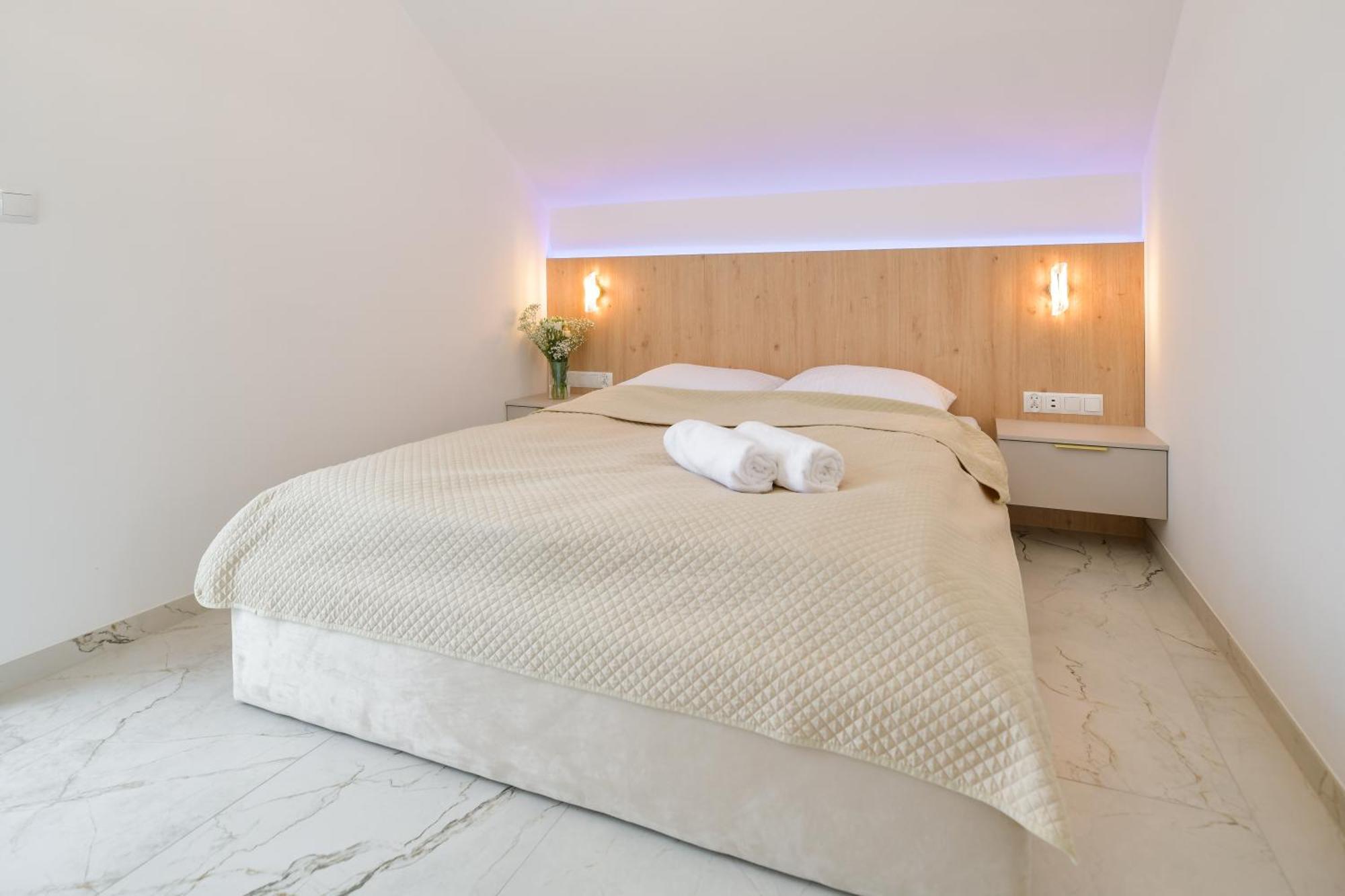 Sloneczne Wzgorze Zator Apartment ภายนอก รูปภาพ